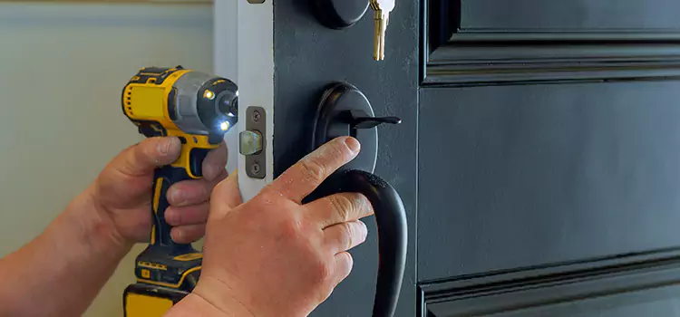 Locksmith Emergency Service Silver Firs